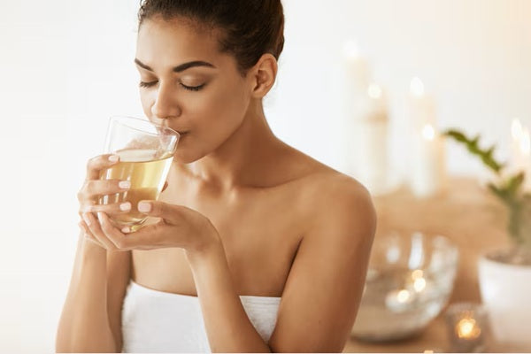 How Effervescent Supplements Fit Traditional Skincare Routines